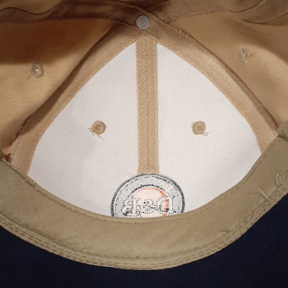 OFFICIAL DAVE & BUSTER'S GOLF HAT - Picture 5 of 6